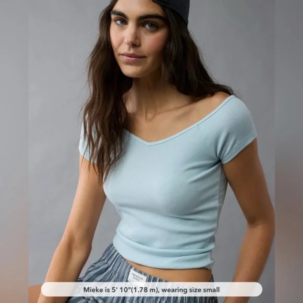 American Eagle Saltwash V Neck Ribbed Tee